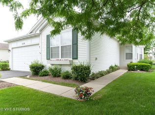 2318 Carillon Dr, Grayslake, IL