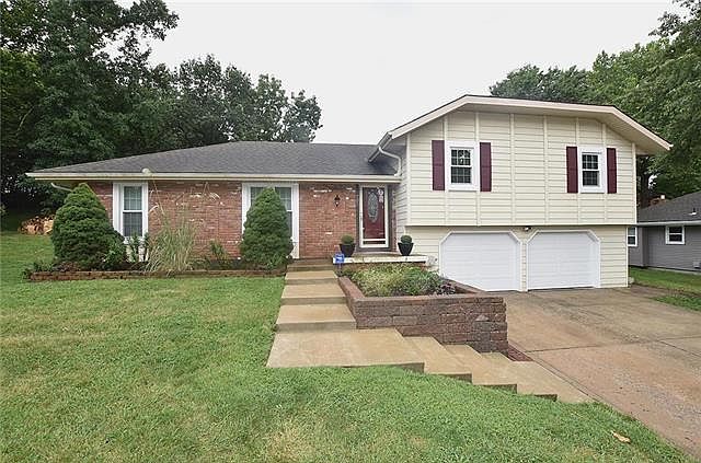 1st image of 701 Thomas Dr