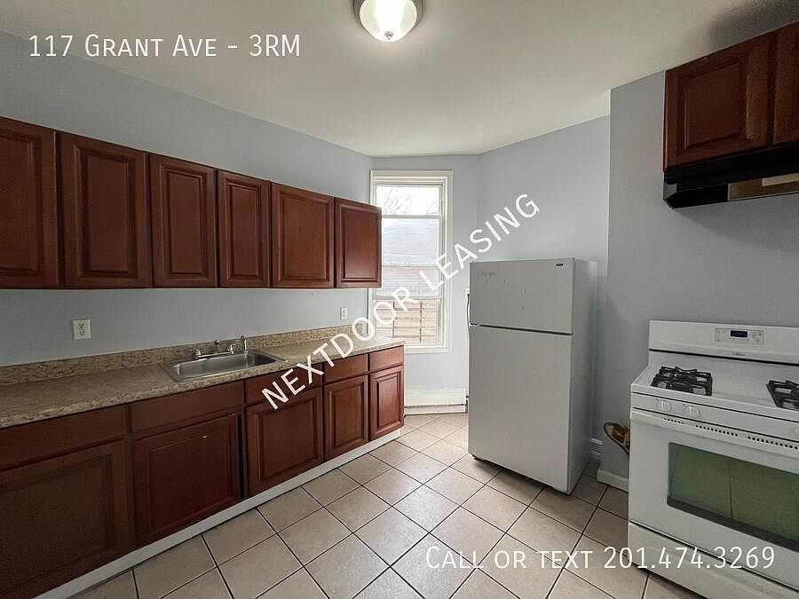 1st image of 117 Grant Ave APT 3