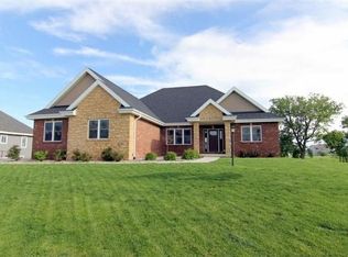 835 Augusta Dr, Oregon, WI 53575