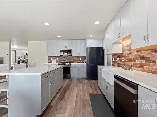 6999 S Acacia Ave, Boise, ID 83709