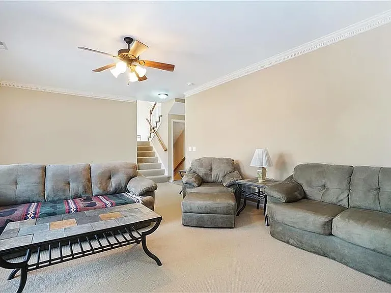 8008 NW 70th St — Photo 17