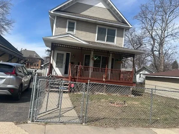 647 Farrington St, Saint Paul, MN 55103