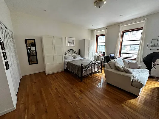 Rented by Bond New York | media 7