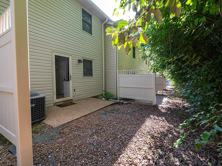 315 McBrien Rd — Photo 11