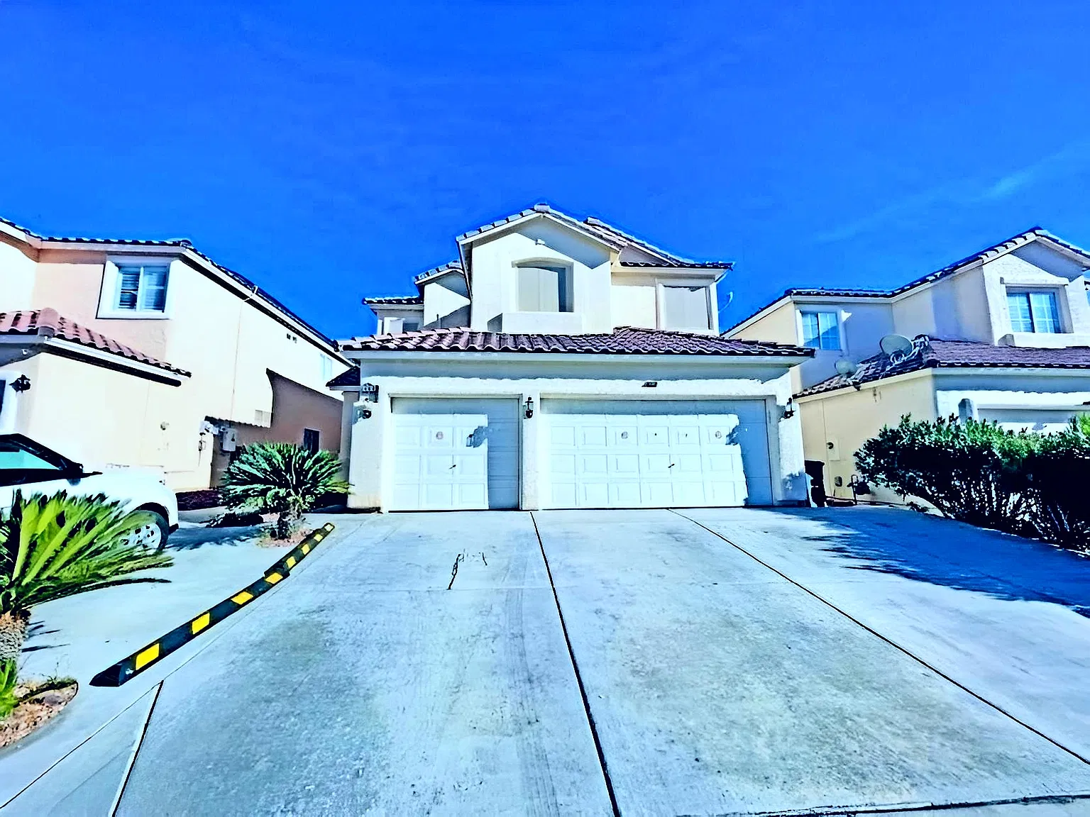 5 bed, 2493 sqft, $3,000 — Photo 2
