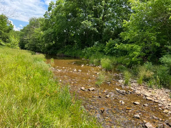000 Farmstead Lane, Mammoth Spring, AR 72554
