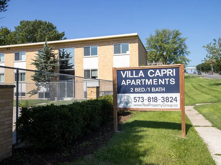 1718 E Broadway — Photo 13