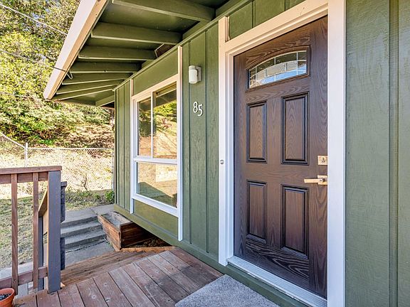 2nd image of 85 Park Cir