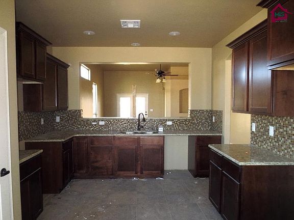 2nd image of 5862 Coyote Flats St