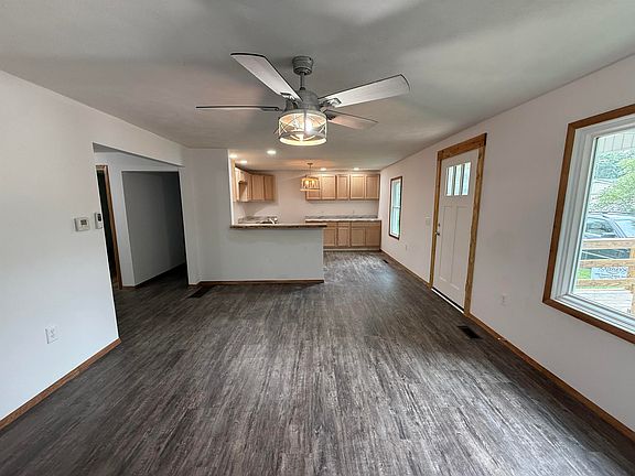 4th image of 1806 East St