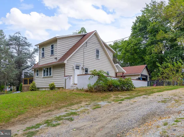 217 Lakeside Ave, Blackwood, NJ 08012
