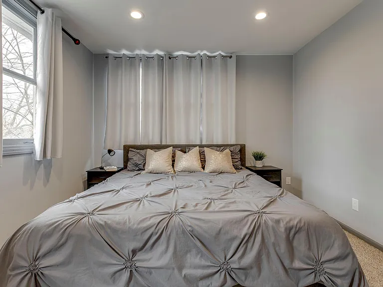 22 Peachtree St — Photo 15