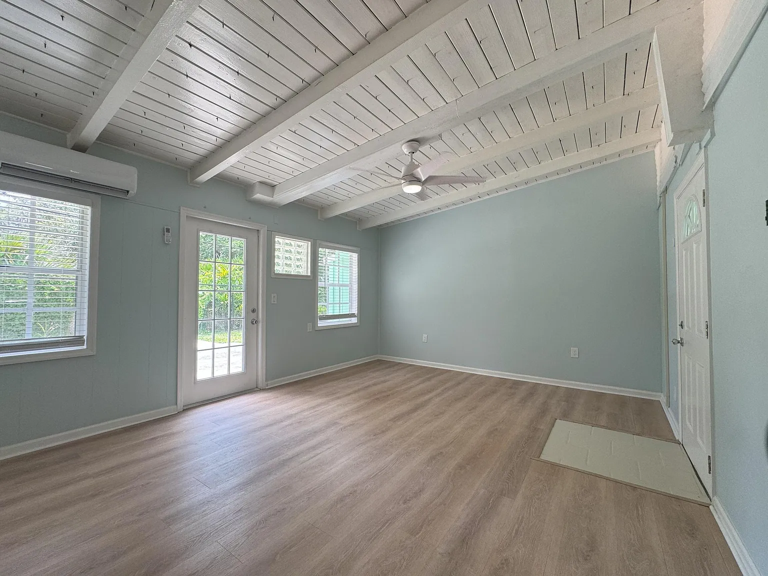 2 bed, 1.0 bath, 603 sqft, $1,300 — Photo 4