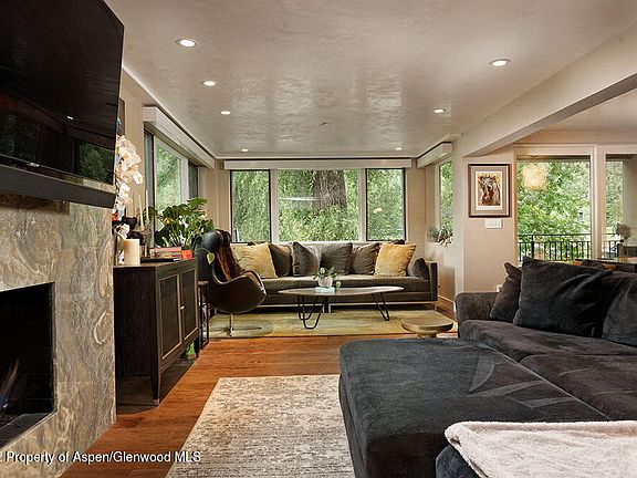 3rd image of 104 W Cooper Ave APT 1