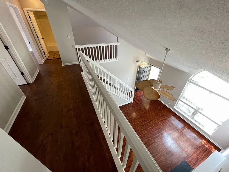 6015 Mercury Dr — Photo 27
