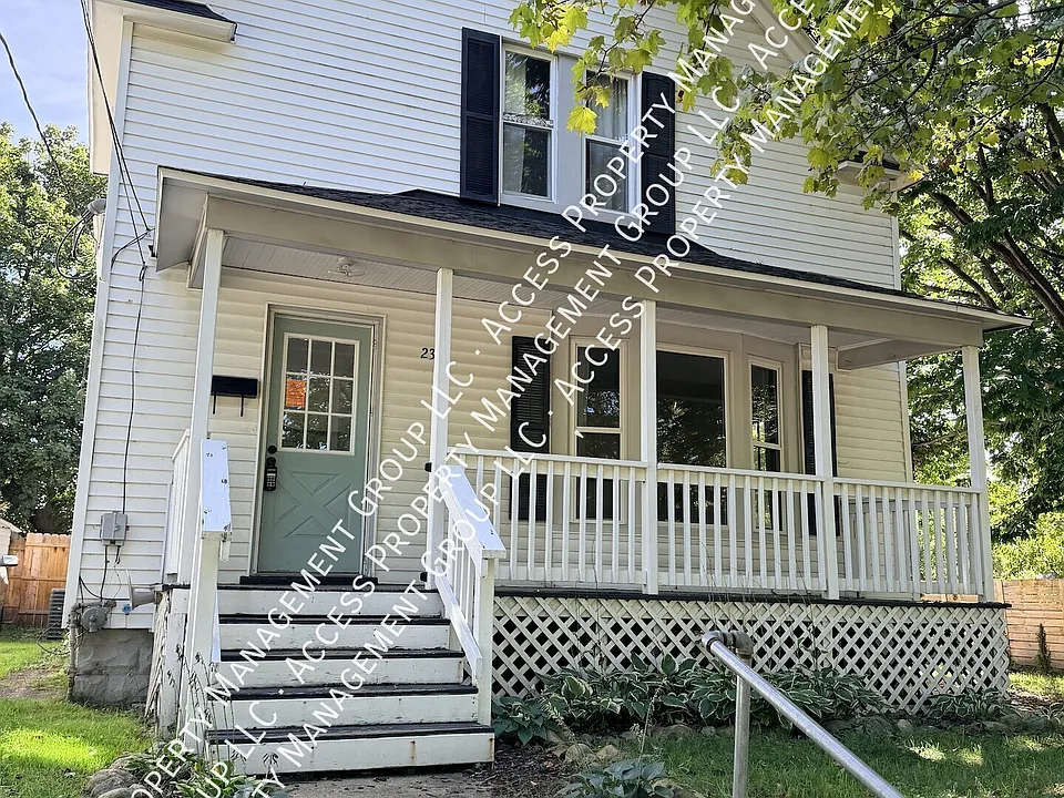 232 John Ball Park Dr SW