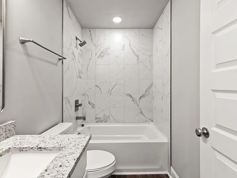 232 Franklin St — Photo 35