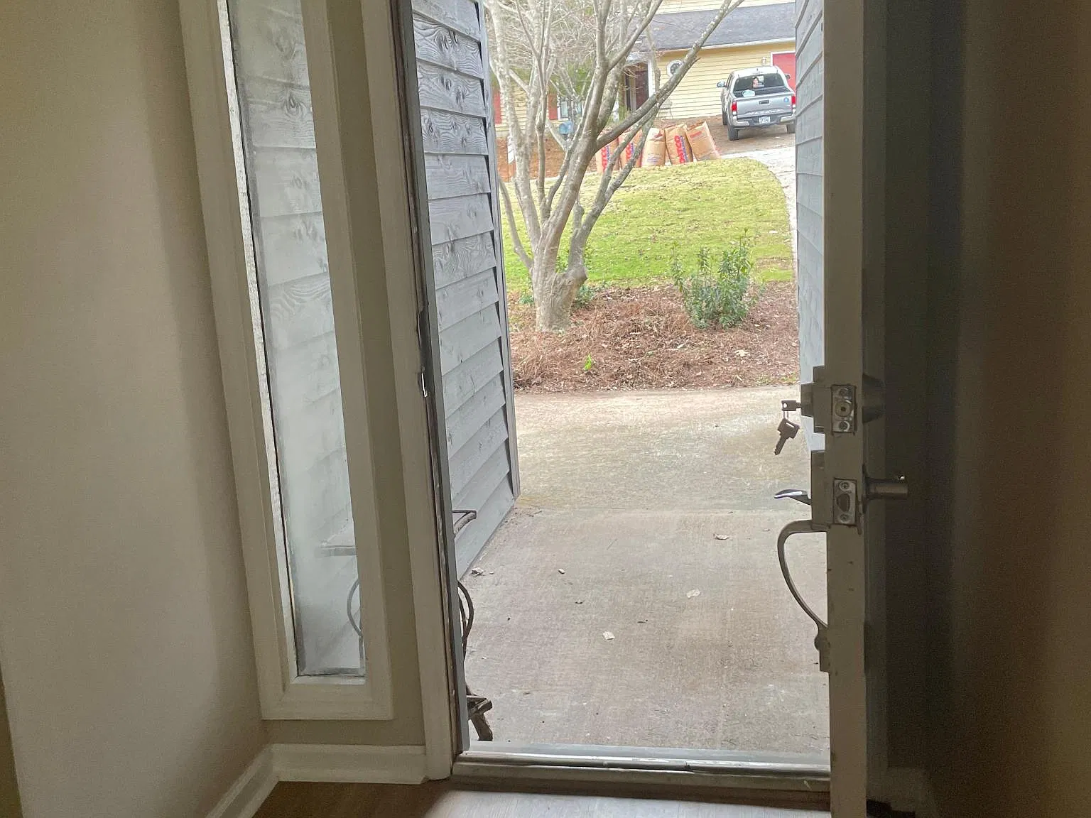 3 bed, 1575 sqft, $2,400 — Photo 4