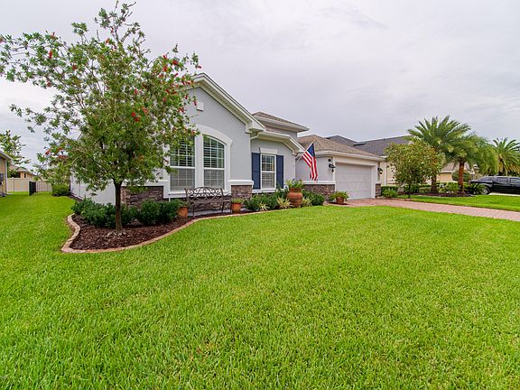 5th image of 40 Royal Lake Dr