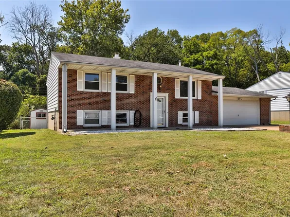 10722 Meath Dr, Saint Louis, MO 63123