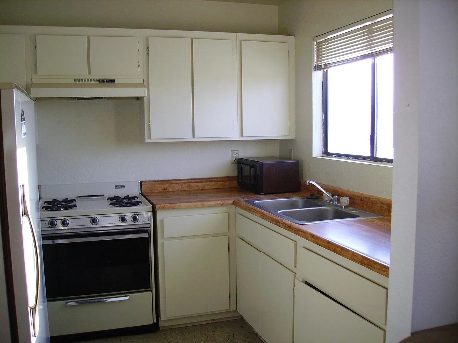 Studio, 550 sqft, $620 — Photo 3