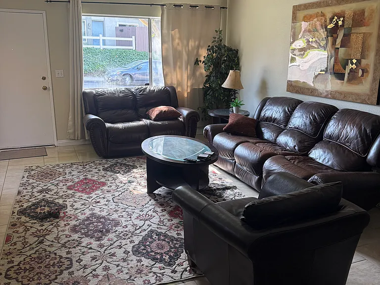 7826 Camino Tranquilo — Photo 4