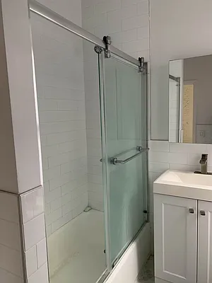 Rented by Salon Realty Corp | media 14