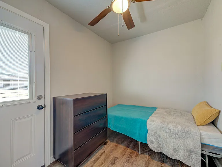 This room is smaller than average, hence the rate