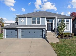 978 Sherman Dr, Liberty, MO 64068