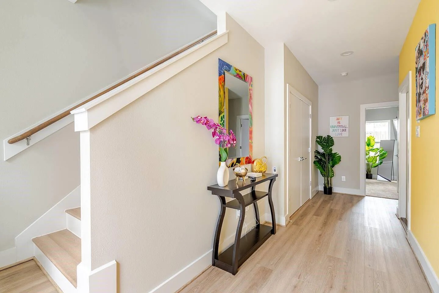 3 bed, 2.5 bath, 1556 sqft, $2,400 — Photo 2