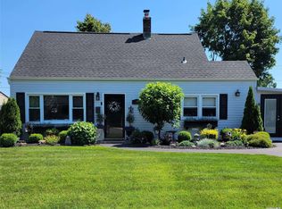 50 Birch Ln, Levittown, NY 11756