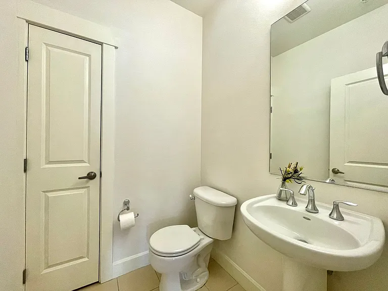 2115 201st Pl SE #B2 — Photo 19