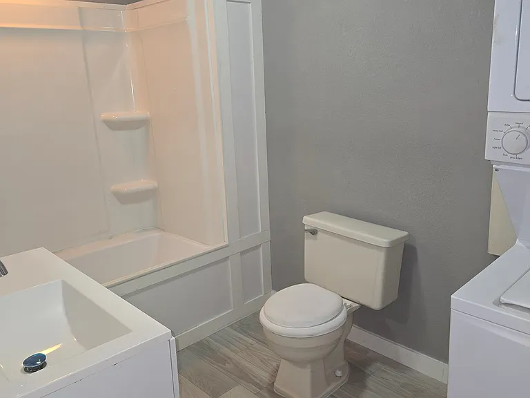 577 Main St — Photo 20