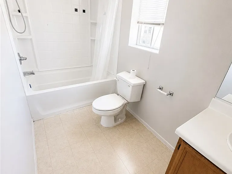 689 Wallington Estate St — Photo 6