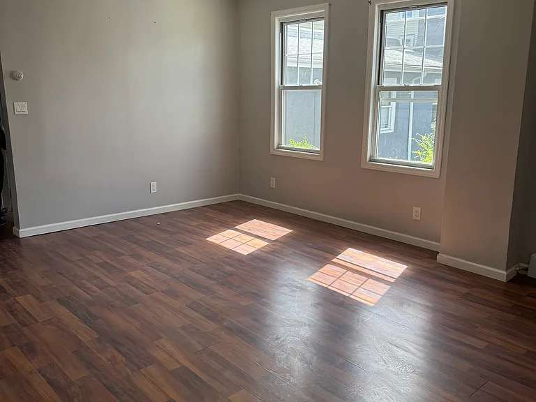 58 Seneca St #1 — Photo 3