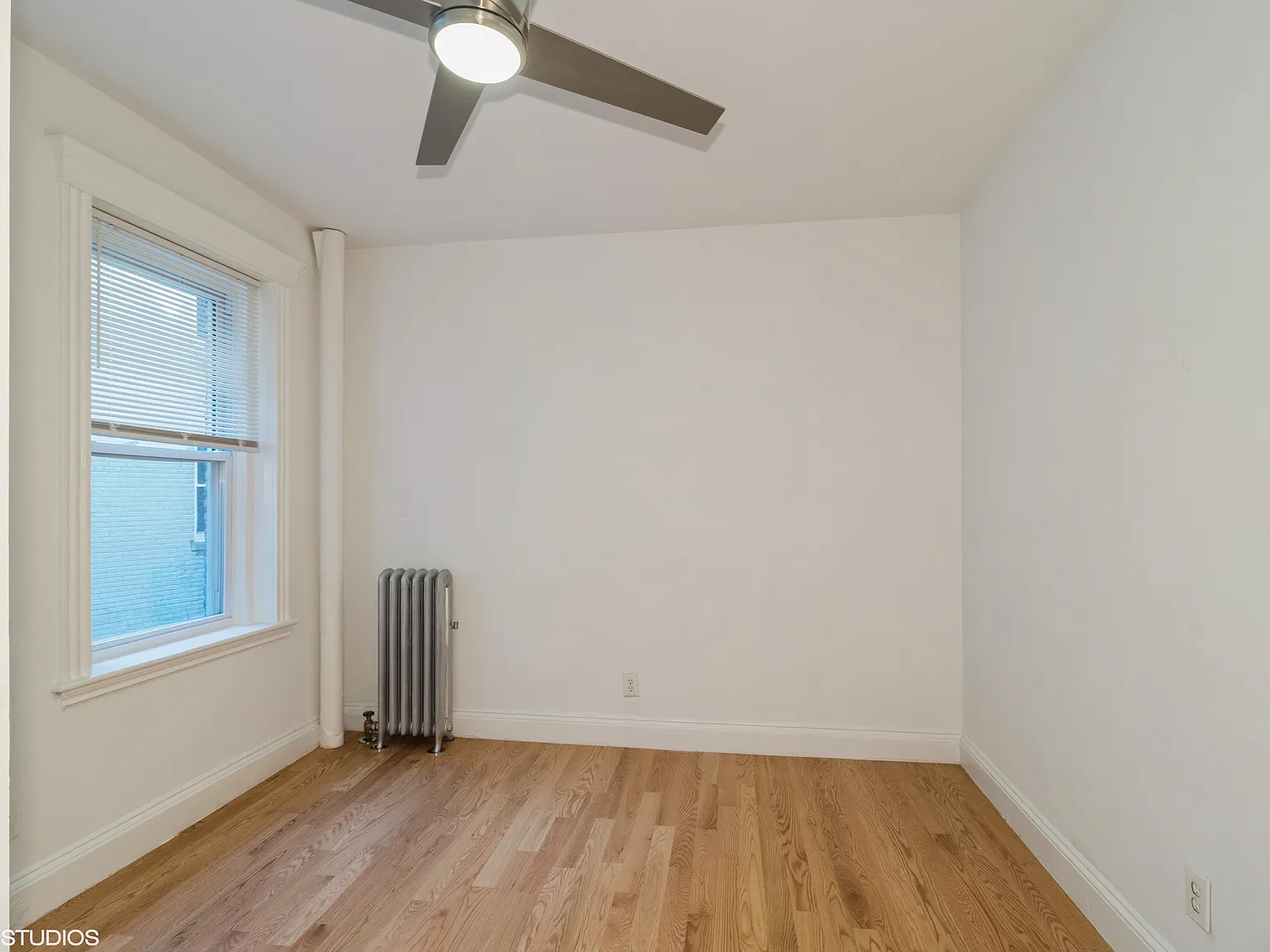 149 Park Dr — Photo 2