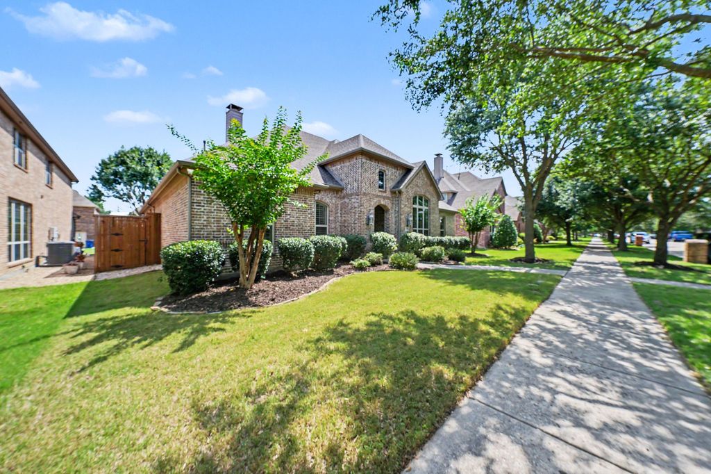 13635 Clifton Dr, Frisco, TX - View 2