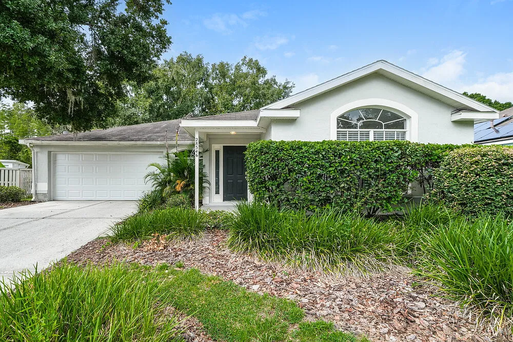 3 bed, 2.0 bath, 1626 sqft, $2,295 — Photo 1
