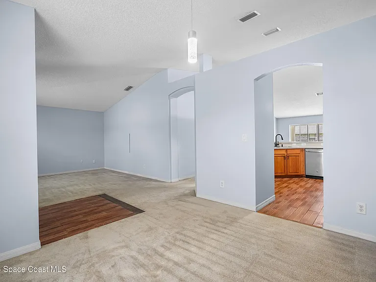 1454 Graves St SE — Photo 8
