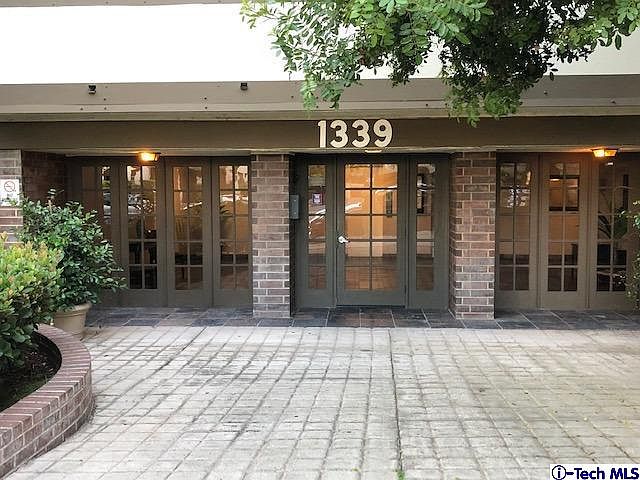 1st image of 1339 N Columbus Ave Unit 221