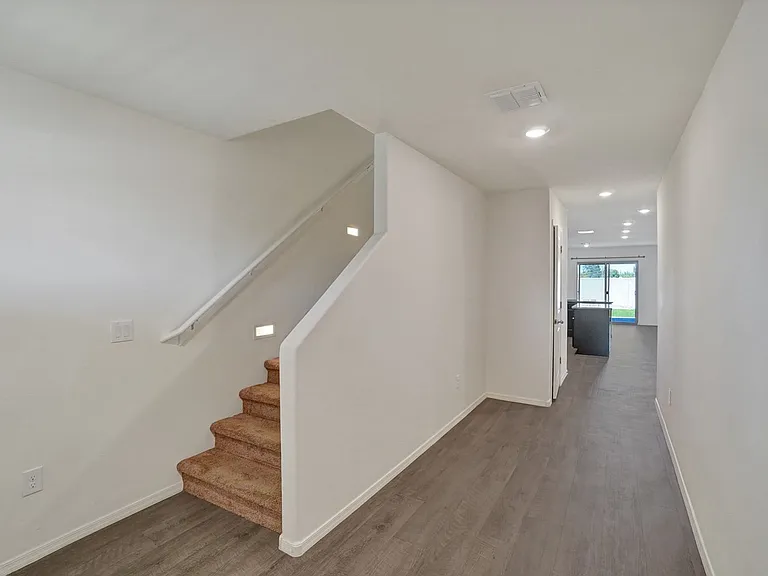4051 E Braddock Dr — Photo 3