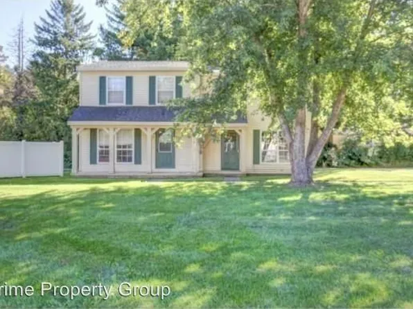 610 English Creek Ct, Champaign, IL 61821