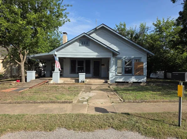 311 W Main St, Lometa, TX 76853
