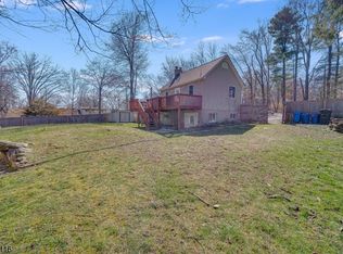 9 Belleau Gtwy, West Milford, NJ 07480