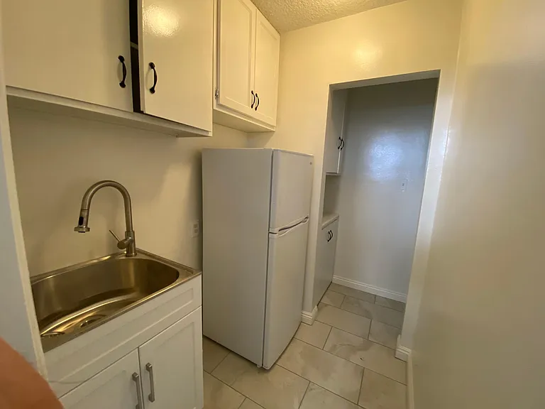 11706 Mayfield Ave #2 — Photo 5