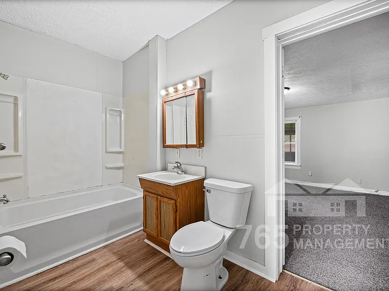 308 N 5th St — Photo 6