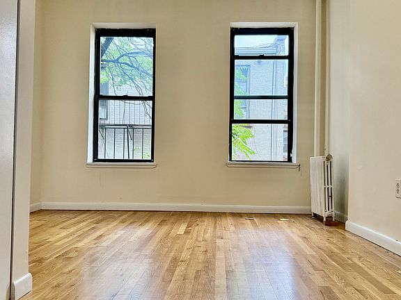 5th image of 239 W 15th St APT 4RE