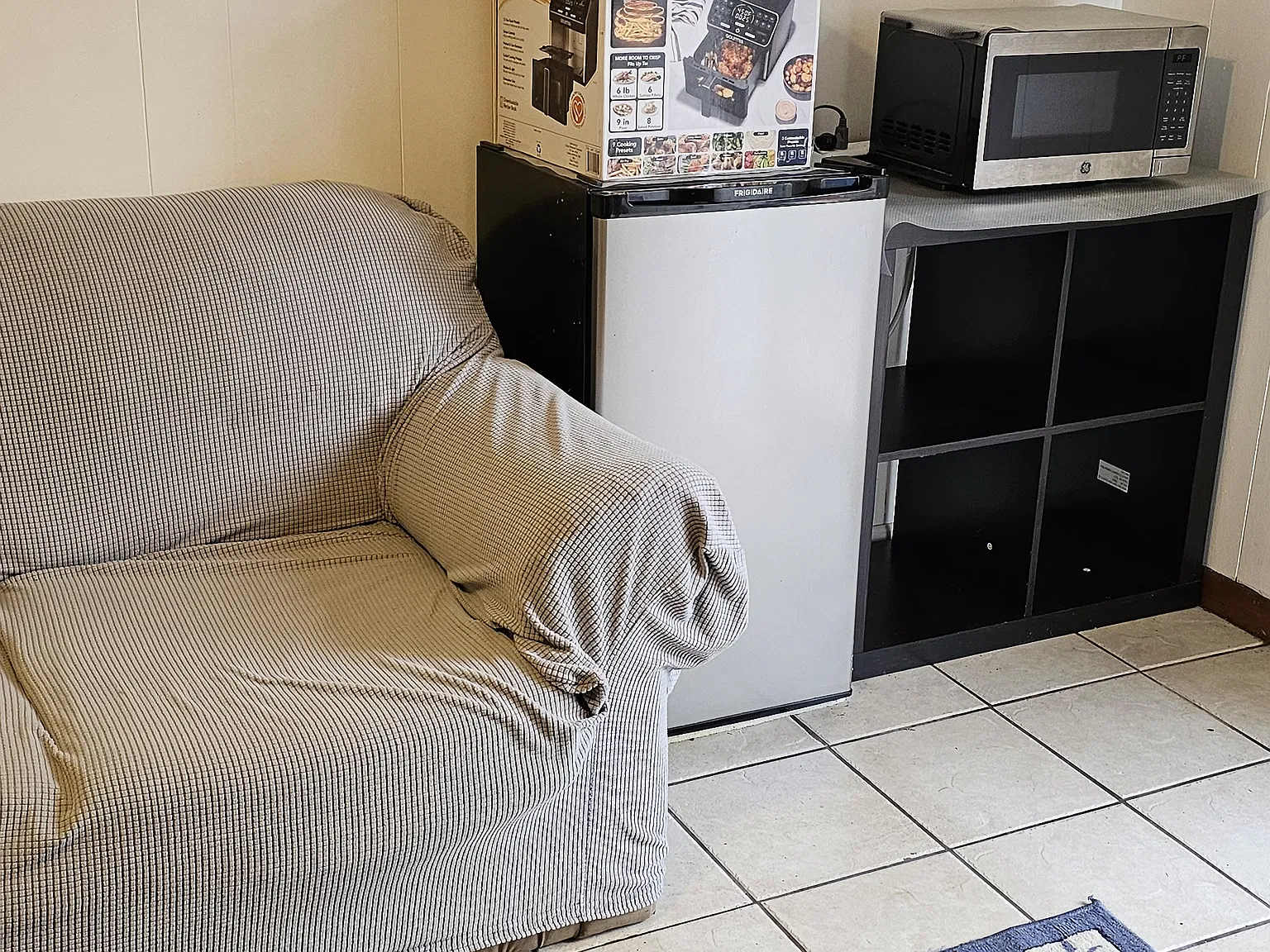 Studio, 400 sqft, $1,000 — Photo 3