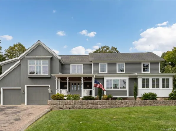 3 School St, Branford, CT 06405